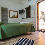 Bed & Breakfast Bed And Fly Near 2 Fontanarossa 800mt Aeroporto Catania