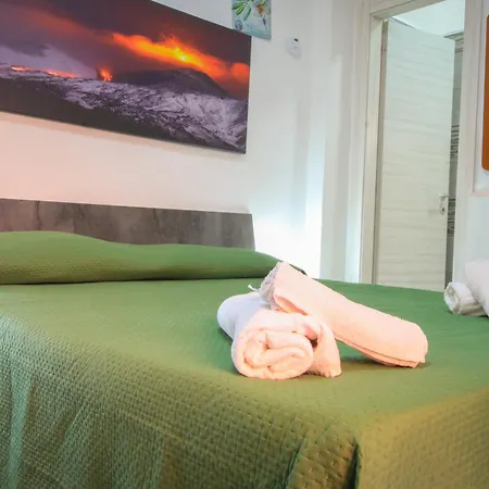 Bed & Breakfast Bed And Fly Near 2 Fontanarossa 800mt Aeroporto