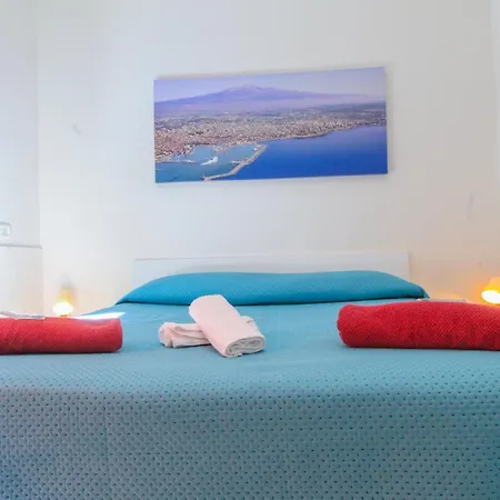 Bed And Fly Near 2 Fontanarossa 800mt Aeroporto Bed & Breakfast 3*